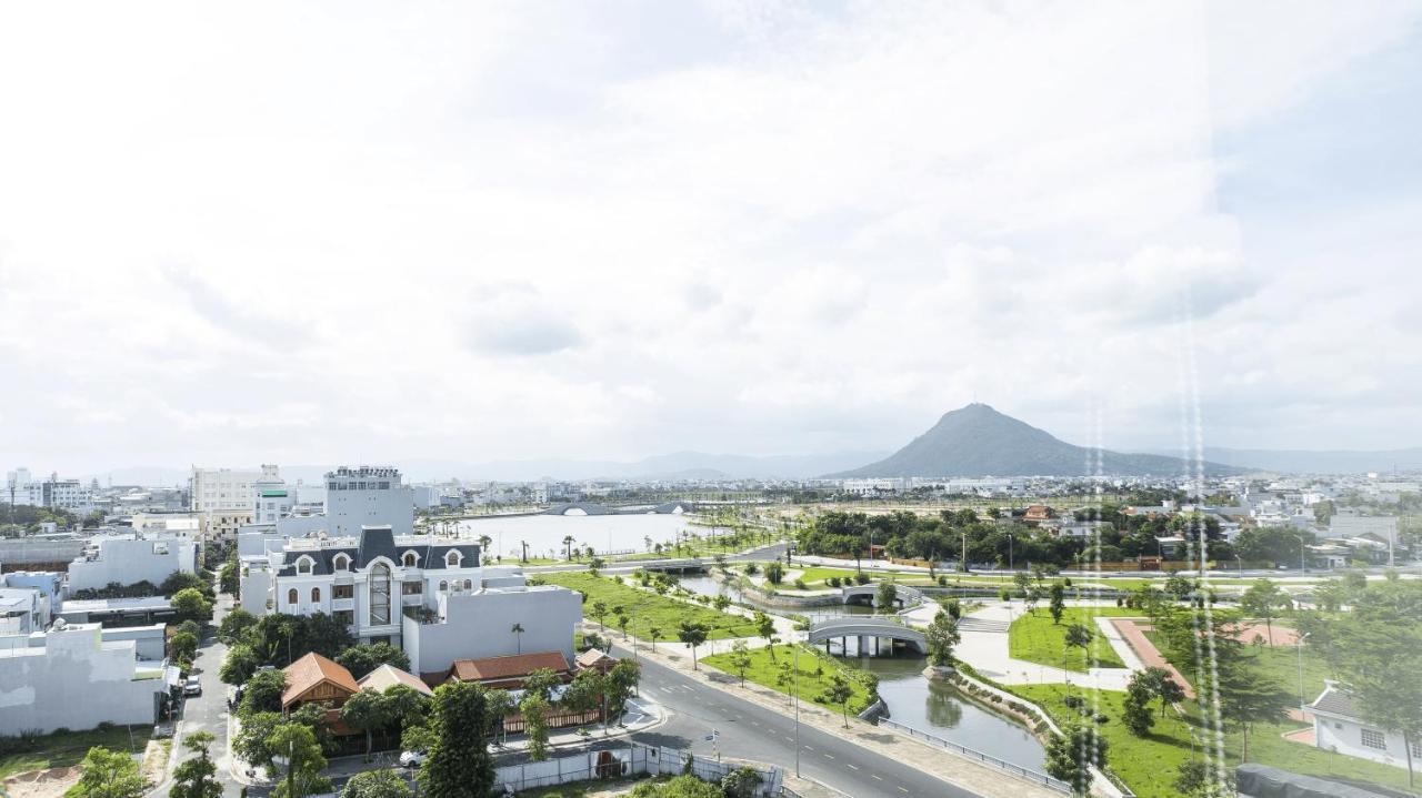 Phu Yen Everyday Hotel Туихоа Экстерьер фото